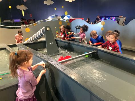 Linden Students Visit the Ontario Science Centre - The Linden School