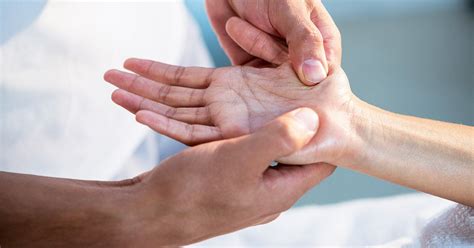 Vorteile Der Handmassage Und Wie Sie Ihren Händen Eine Großartige Massage Geben Können