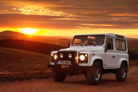 This iconic 4x4 represents 70 years of innovation and improvement. LAND ROVER Defender 90 - 2012, 2013, 2014, 2015, 2016 ...