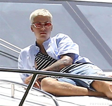 Justin Bieber Hangs Out On A Yacht Goes Wakeboarding In Miami Wakeboarding Justin Bieber