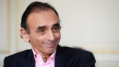 Mettre dans une enveloppe, écrire l'adresse, timbrer, poster. Eric Zemmour - Quelle est sa taille