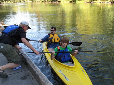 Tualatin Riverkeepers Tries Out New Kayaks