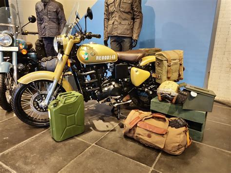 Royal enfield classic 350 is available for sale at 19 royal enfield showrooms in pune. Here's the first video showing ABS in action on the Royal ...