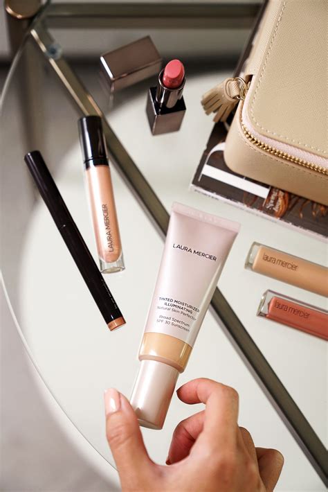 Laura Mercier Tinted Moisturizer New Formula Review The Beauty Look Book