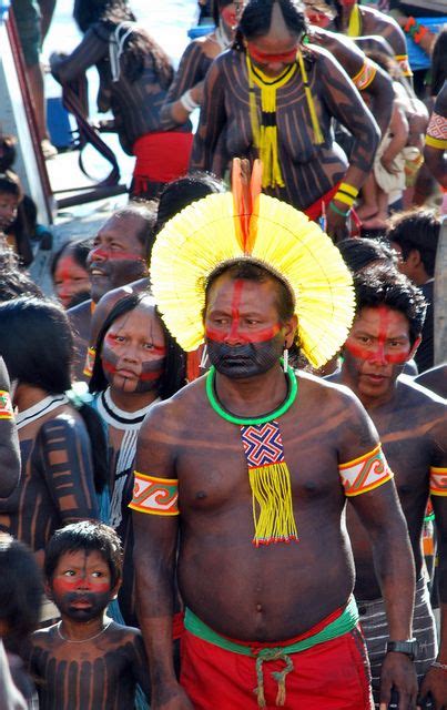 Brasil Arte Plumaria Xingu Indigenous Americans Indian Tribes Tribal Art Brazilians Dress