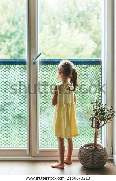 32527 Little Girls Barefoot Images Stock Photos And Vectors Shutterstock