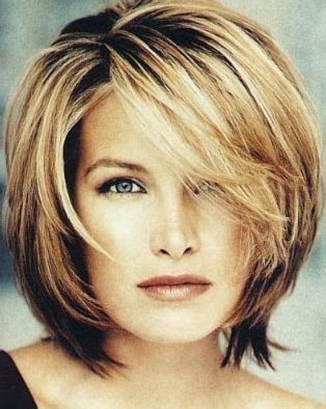 17 Ideal Shaved Side Hairstyles For Women Over 40 With Round Heads