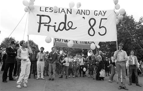 22 Incredible Photos Of Lgbtq Pride Celebrations Over The Decades
