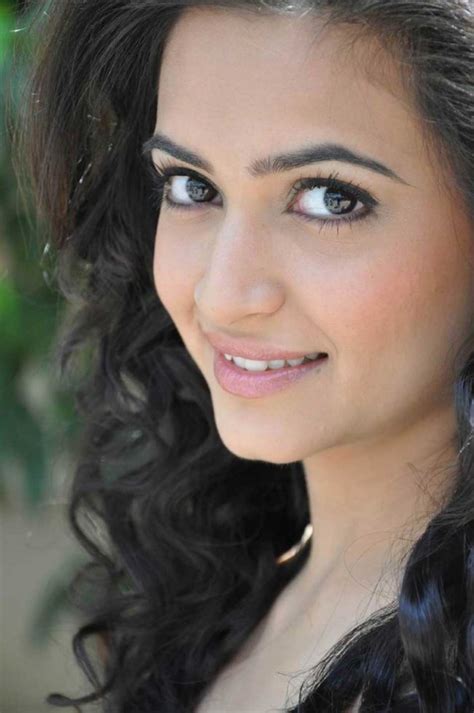 Kriti Kharbanda Sexy Stills 38 Actressbay