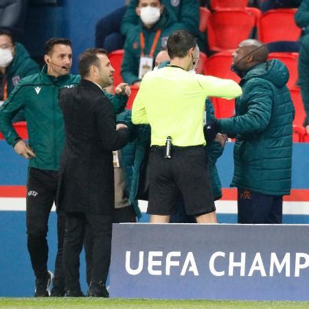 Jun 22, 2021 · racismo acontece muito no futebol. Árbitro acusado de racismo em jogo do PSG é suspenso pela Uefa