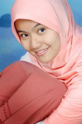 Kumpulan Cewek Cantik Berjilbab Menyejukkan Jiwa