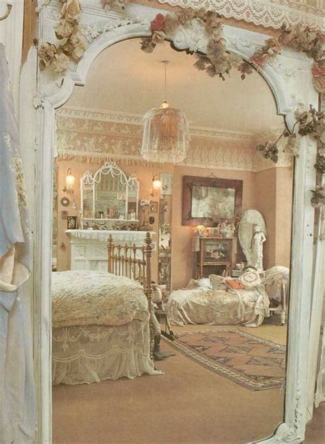 30 Cool Shabby Chic Bedroom Decorating Ideas For