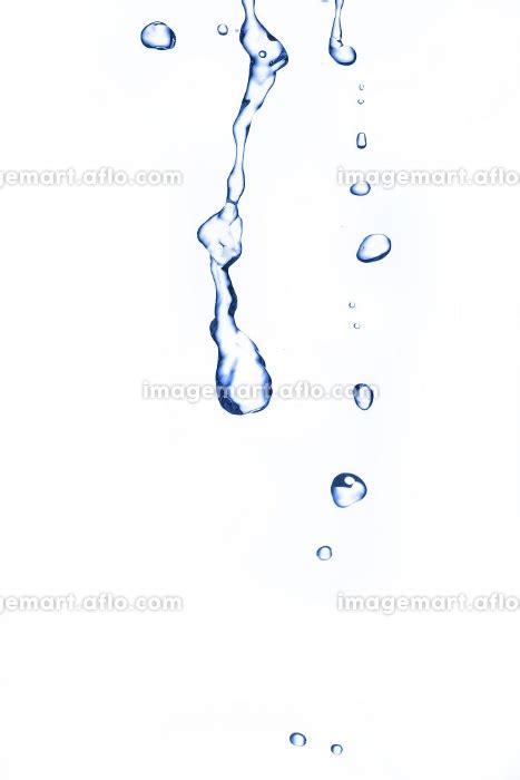 滴り落ちる水の写真素材 24603025 イメージマート