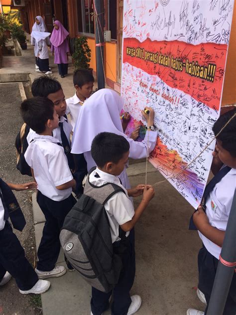 Poster anti dadah 2021 ( tema: MINGGU ANTI DADAH 2018