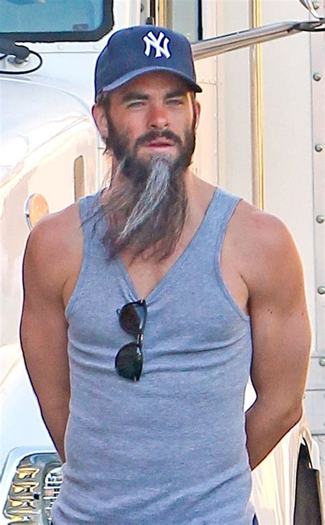 Chris Pine Shows Off Massively Weird Beard On Set—see The Pic E