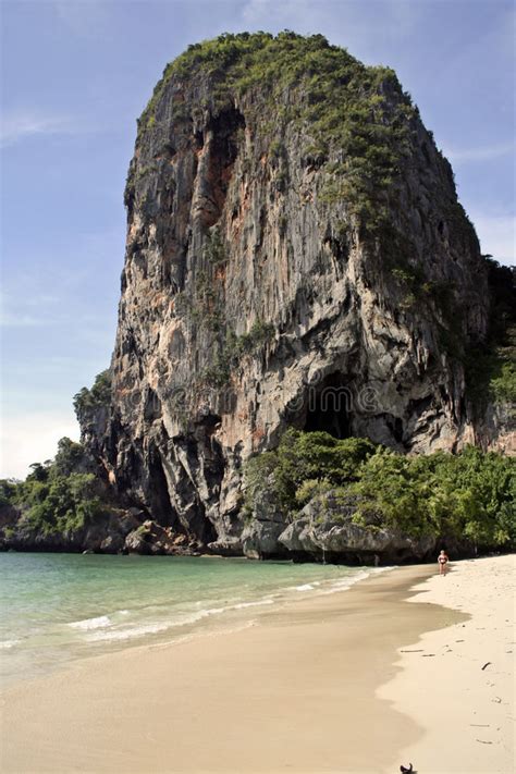 Railay Beach Karst Krabi Thailand Stock Image Image Of Sunbathe