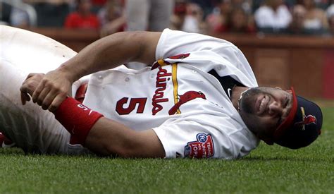 Cardinals Albert Pujols Out 4 6 Weeks With Arm Fracture