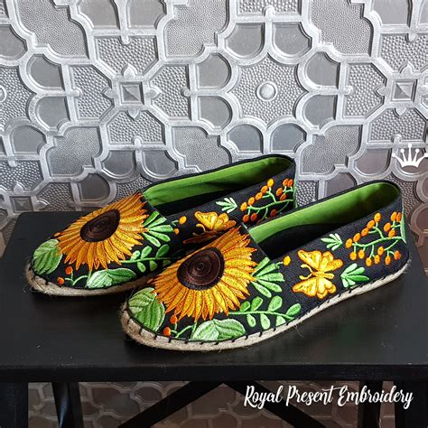 Sunflowers Espadrilles Machine Embroidery Pattern 4 Sizes Royal