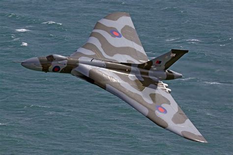 Vulcan To The Skys Amazing Avro Vulcan Xh558 At Eastbourne 2012