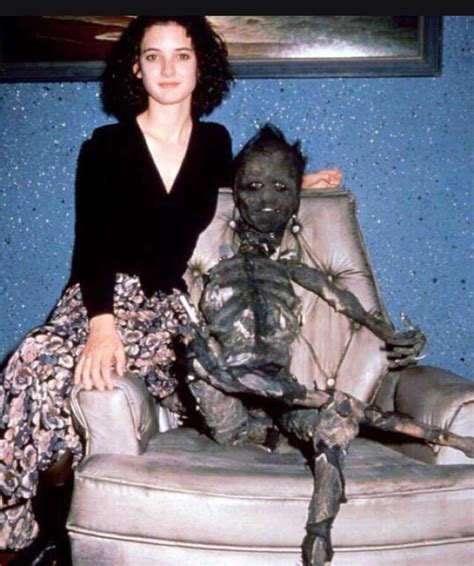 Winona ryder on the set of beetlejuice, 1987. Winona Ryder on Beetlejuice set, 1988 : OldSchoolCool