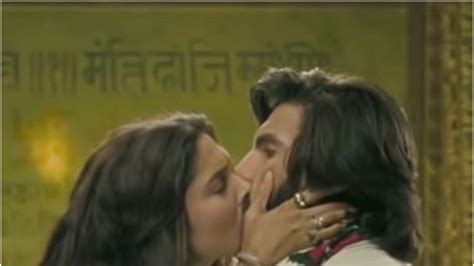 Ranveer Singh And Deepika Padukone Were Lost In The Moment During Ram Leela Kissing Scene