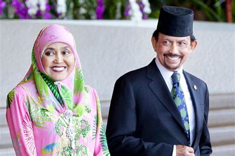 Sultan omar ali saifuddien had 10 children, six daughters and four sons, with several wives, but chose bolkiah to succeed him from an early age. The Sultan of Brunei's net worth, and extreme spending ...