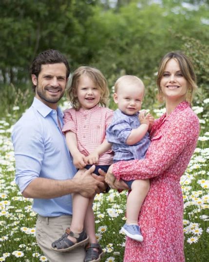 Sweden (a country in europe). Sofia di Svezia e il principe Carlo Filippo: è nato Julian ...