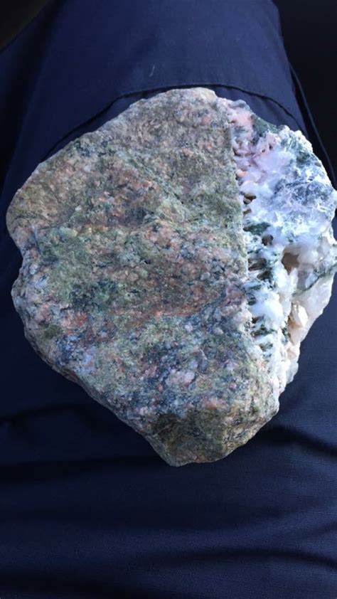 Would Greatly Appreciate Help Identifying This Rock My Sister S