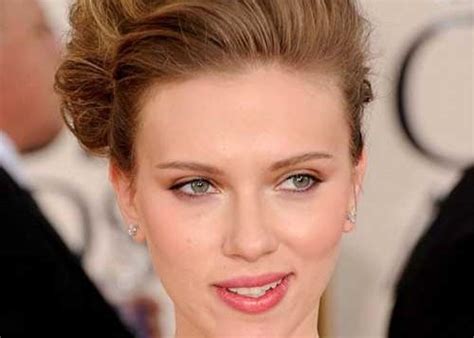 The best hair cut trend of this season is the 'messy hair short and voluminous'. 20 Celebrity Short Haircuts 2021 - Short Hair Models