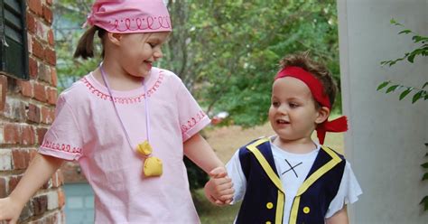 The Creative Vault Jake And Izzy Neverland Pirates Costumes {diy No Sew Scalloped Tee Tutorial}