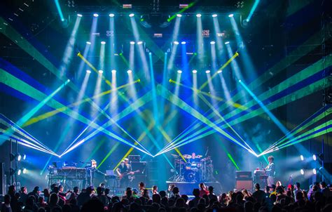 How To Choose The Right Lighting For An Outdoor Rock Concert Fuelrocks