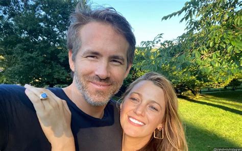Ryan Reynolds Gets Candid About Dying Blake Lively S Hair Nothing More Terrifying Than That