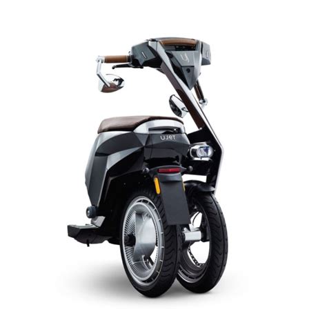 Ujet Ce Scooter Lectrique Pliable Et Connect Tient Dans Un Coffre