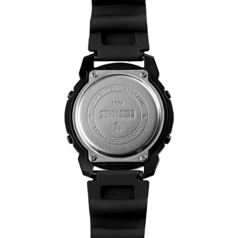 Dan tentu saja isinya donk, zafer hehe…(contohnya isi jam tangan atau isi baju baru). SKMEI Jam Tangan Digital Anak - 1574 - Black/Black ...