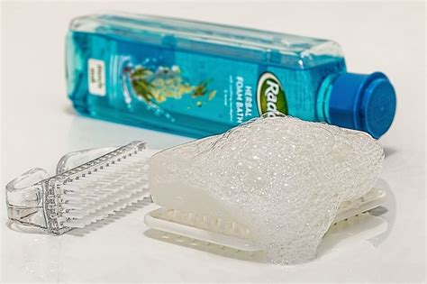 Bar Soap Vs Body Wash Whats The Difference And What Should You Use