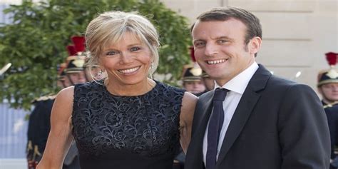 Age De La Femme A Macron - France: Macron, 40 ans, et sa femme Brigitte 64 ans. Un couple qui