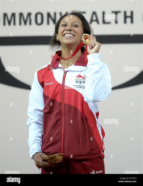 Englands Zoe Smith With Her Gold Medal After Winning The Womens 58kg Weightlifting With Wales