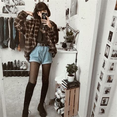 20 Cool Outfits For The Alternative Girl Society19