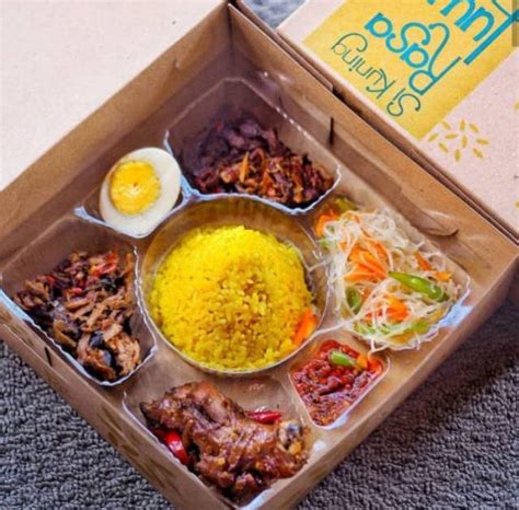 Aroma nasi uduk di sini sangat khas. Nasi Box Kekinian / Raya Boga Catering Layanan Jasa Boga ...