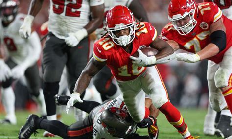 Kansas City Chiefs Snap Counts Skyy Moore Isiah Pacheco Set Highs