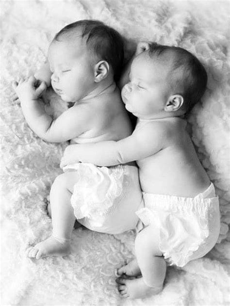 Twin Babies Sleeping 23 Photos Which Are Simply Visual Sugar Cubes