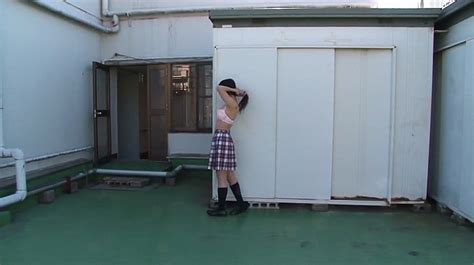 Female Japanese Schoolgirls Streak And Pee Omorashi And Peeing Videos Omorashi