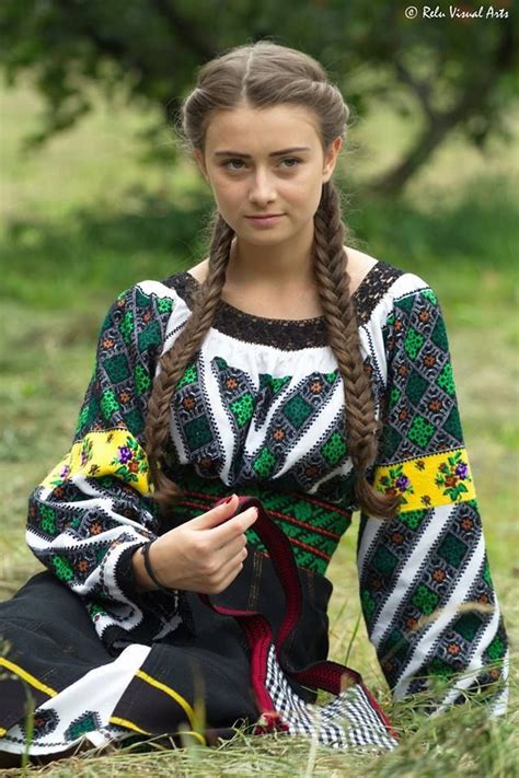 zjawiska “ romania source ” romanian clothing traditional fashion traditional outfits