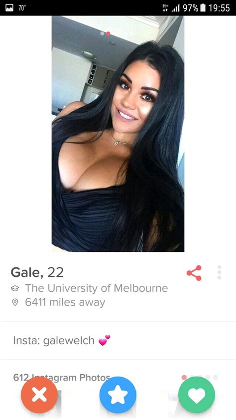 This Tinder Girl With Self Proclaimed Reasonably Sized Breasts Is Turning The Whole Daddy Game