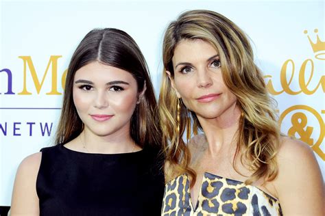 How College Scam Is Affecting Lori Loughlin And Daughter Olivia Jades Careers