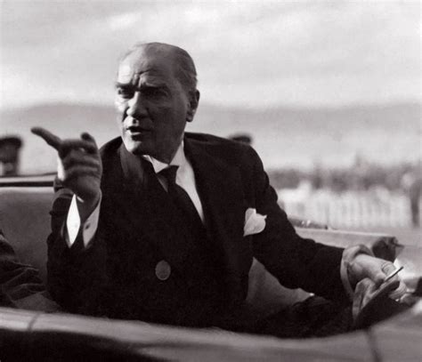 29 Ekim Cumhuriyet Bayramına özel Atatürk Fotoğrafları Ve Türk Bayrağı