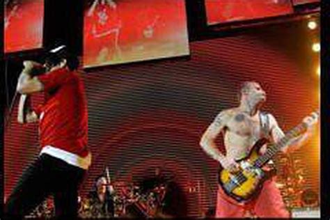 Les Red Hot Chili Peppers Et Justice à Laffiche De Rock Werchter 2012