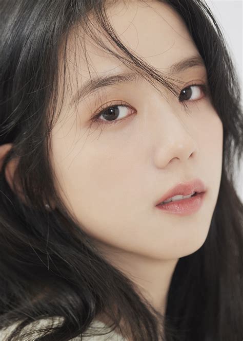 Blackpinks Jisoo Shines In New Profile Photos For Acting Career Soompi