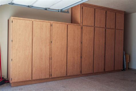 Maximize Your Garage Space With These Diy Storage Cabinet Plans