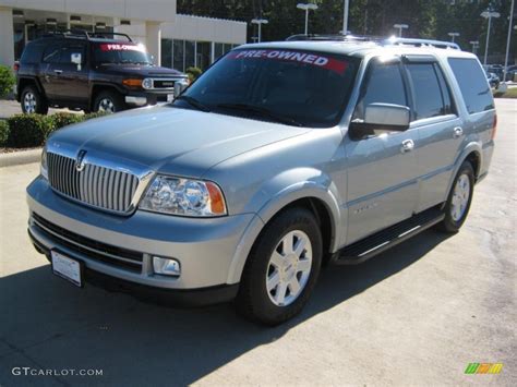 I sent a wiring diagram did you click on it? Fuse Box Lincoln Navigator 2005 - Wiring Diagram